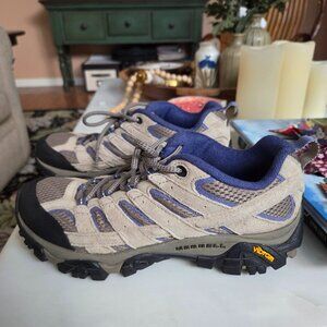 Merrell Women's Moab Waterproof Hiking Shoe Size 7.5